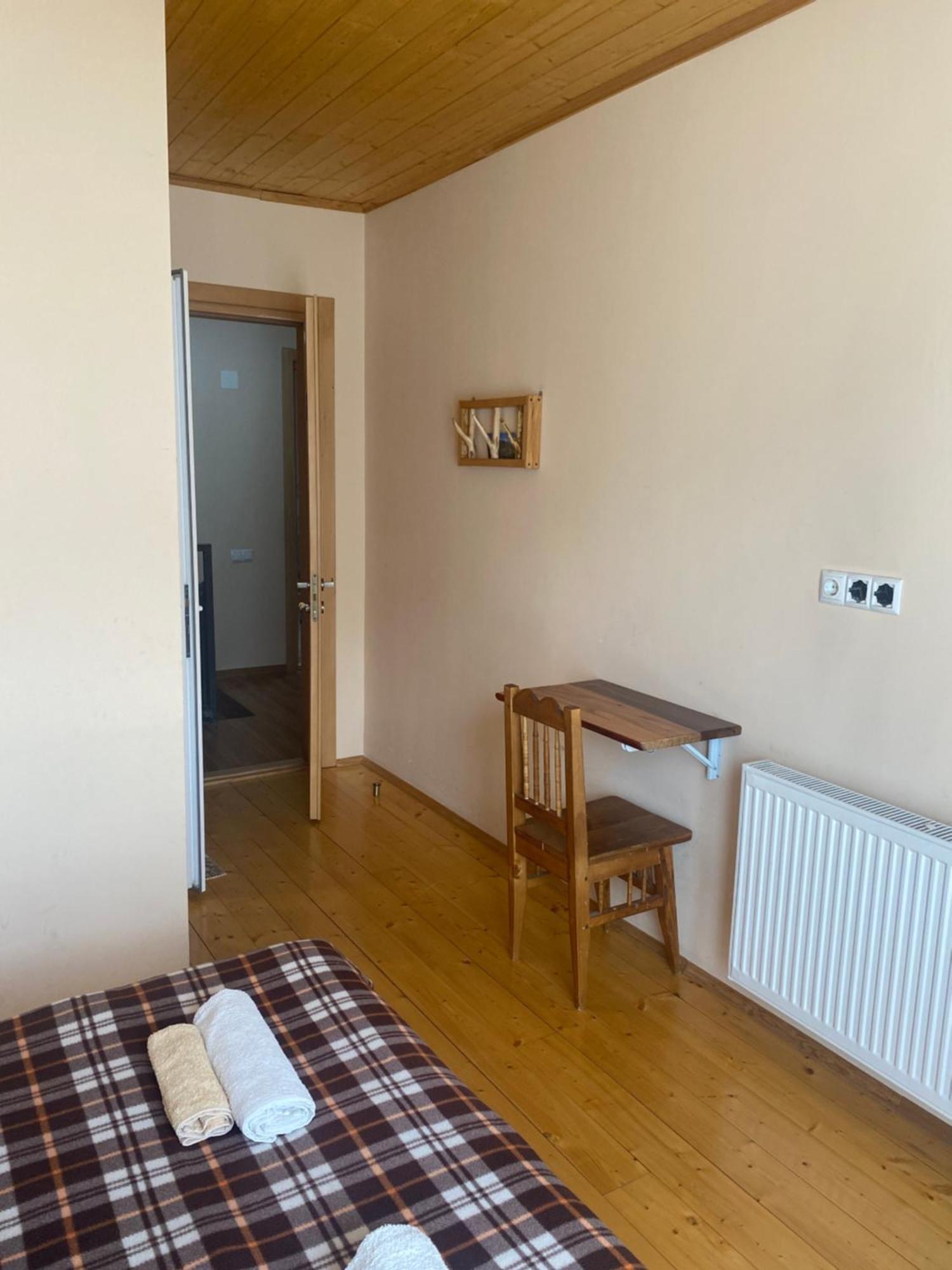 Sana Guest House Mestia Exterior photo